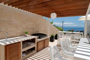 MODENA MARIS-heated pool-grill-relax-jacuzzi apartments 