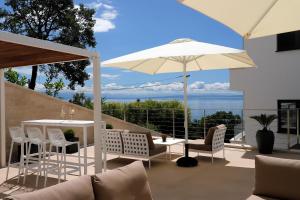 MODENA MARIS-heated pool-grill-relax-jacuzzi apartments