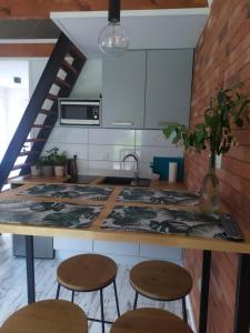 Lawendowo- sauna, jacuzzi, domki w ogrodzie i apartamenty w kamienicy