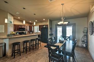 Pool, Hot Tub and Lake Views Lake Havasu Home!