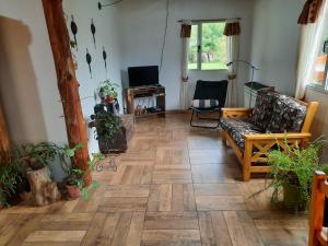 El Jarillal Chalet de Montaña a pasos del lago