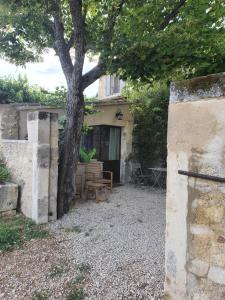 B&B / Chambres d'hotes Bastide Bellugue Maison d'hotes reseau Bienvenue a La Ferme a 3 minutes de Lourmarin : photos des chambres