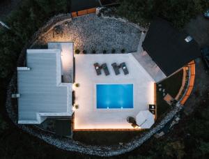 Villa Moretto with outdoor swimming pool and jacuzzi