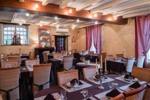 Hotels LOGIS-Auberge Les Vallees Du Perche : photos des chambres