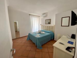 Queen Room with Sea View room in Tropea Boutique Hotel