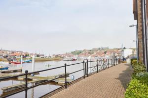 Host & Stay - Seal Watch