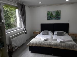 Three-Bedroom Apartment room in Private Home Rifat