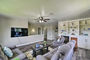 Spacious and Modern Family Duplex in Galveston!
