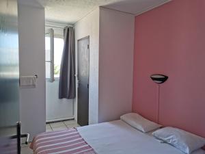 Hotels Hotel Le Floreal : Chambre Double Économique