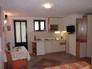 Paradise Stone Apartments