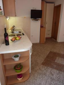 Paradise Stone Apartments