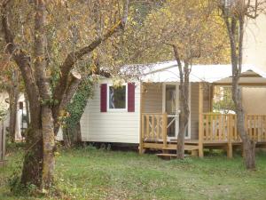 Campings Camping Frederic Mistral : photos des chambres