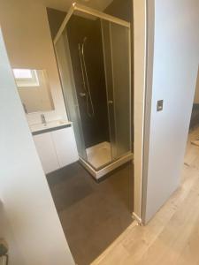 Joli studio calme et lumineux