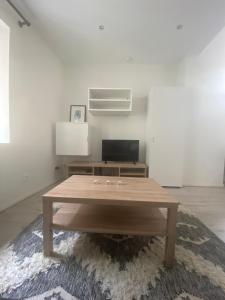 Joli studio calme et lumineux