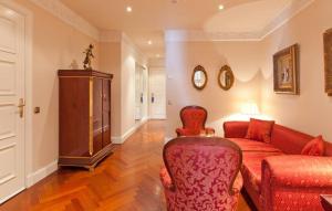 Room #9252229 room in Hotel Alameda Palace