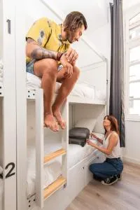 Le Couvent - Hostel - 莱齐尼昂科尔比埃