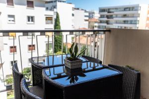 ++++ renovated cosy 50m2 sunny flat balcony close to beach and to the Palais des festivals ++++