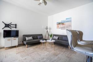 ++++ renovated cosy 50m2 sunny flat balcony close to beach and to the Palais des festivals ++++