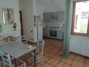 LA CASETTA DEI GRILLI - Accanto alle Terme di Venturina e 10" dal mare