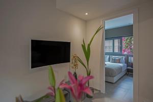 Azur by Stylish Stays
