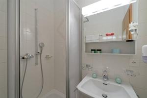 Double or Twin Room with Private Bathroom room in Hôtel Terminus