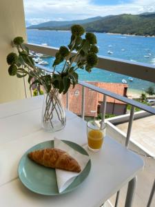 Apartment Angie - Intermezzo with sea view in center of Rabac