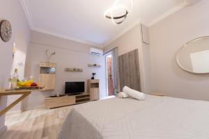 Platos Square Apartments