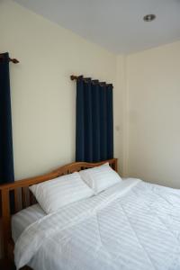 Oriental Beach By Winnie