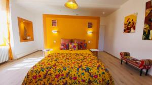 B&B / Chambres d'hotes Aux couleurs de Commarin : photos des chambres