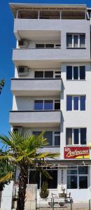 Family Hotel Ambrozia