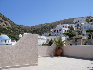 Manolis Maria Flitzani Studios Fourni-Korseon Greece