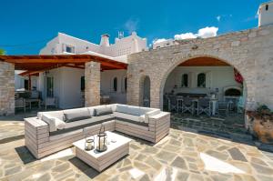 Villa Haritomeni Paros Greece