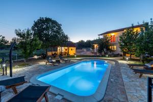 Villa Podrugovi Dvori with pool