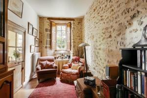 B&B / Chambres d'hotes 14th Century Priory in Pressigny : photos des chambres
