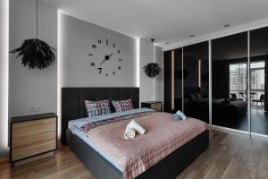 Grey Apartment in Arcadia 18 floor