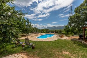 Villa Podrugovi Dvori with pool 