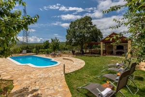 Villa Podrugovi Dvori with pool 