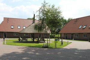 Eight-Bedroom House room in Enterbrook