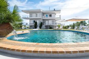Family Maisonette with pool #1