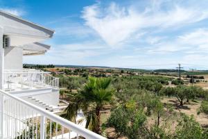 Family Maisonette with pool #1