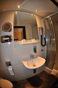 Budget Hotel Le Beau Rivage