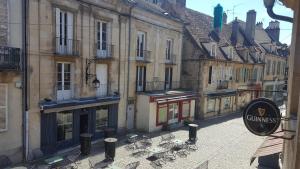 Appartements chez Delphine et Guillaume au coeur de Semur en Auxois : photos des chambres