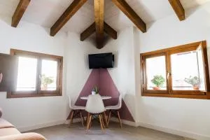 LA MOMA Apartments & Room - Ollería