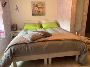 Sejours chez l'habitant Communay Gablys Chambres : Chambre Deluxe Double ou Lits Jumeaux