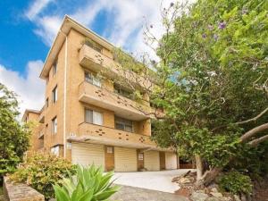 Accommodation Sydney Kogarah 2 Bedroom Apartment with Balcony