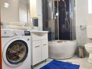 Adria Apartments and Rooms