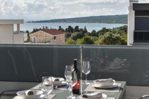 Pool Apartments & Rooms Mare