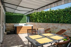 Apartment Pebbles - With Jacuzzi