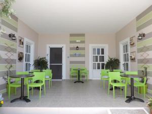 Nostalgia Apartments