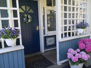 Lovely Mint Garden Studio